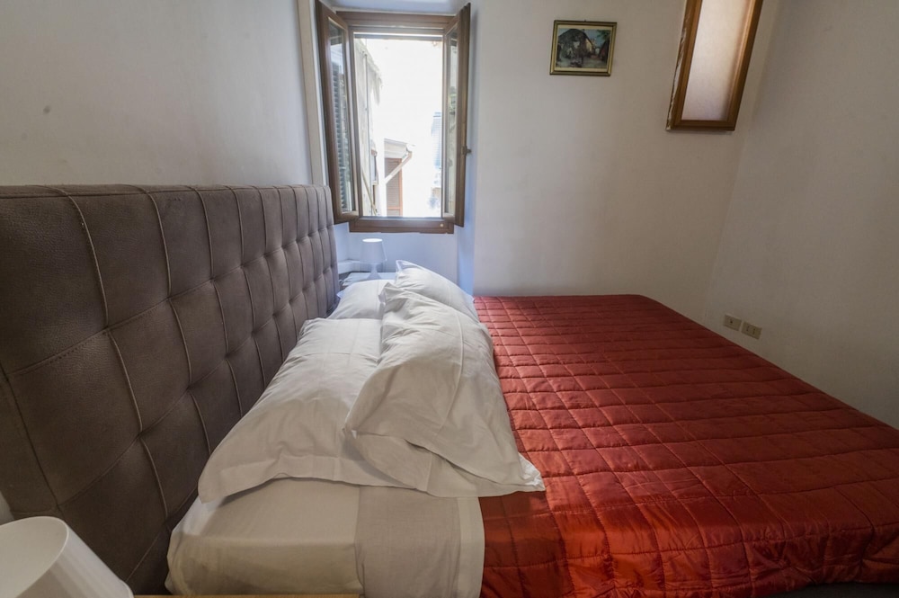 Campo de Fiori Large Family Apartment