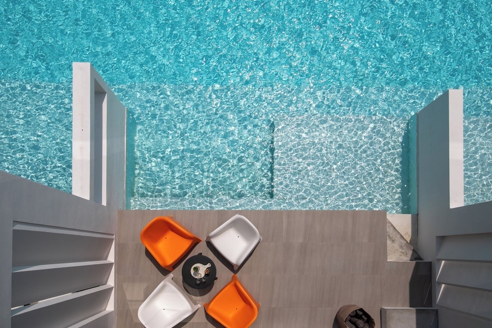 Unique Pool Slide Access Townhouse