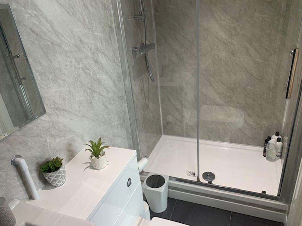 One Bedroom Apartment With En-suite & Patio