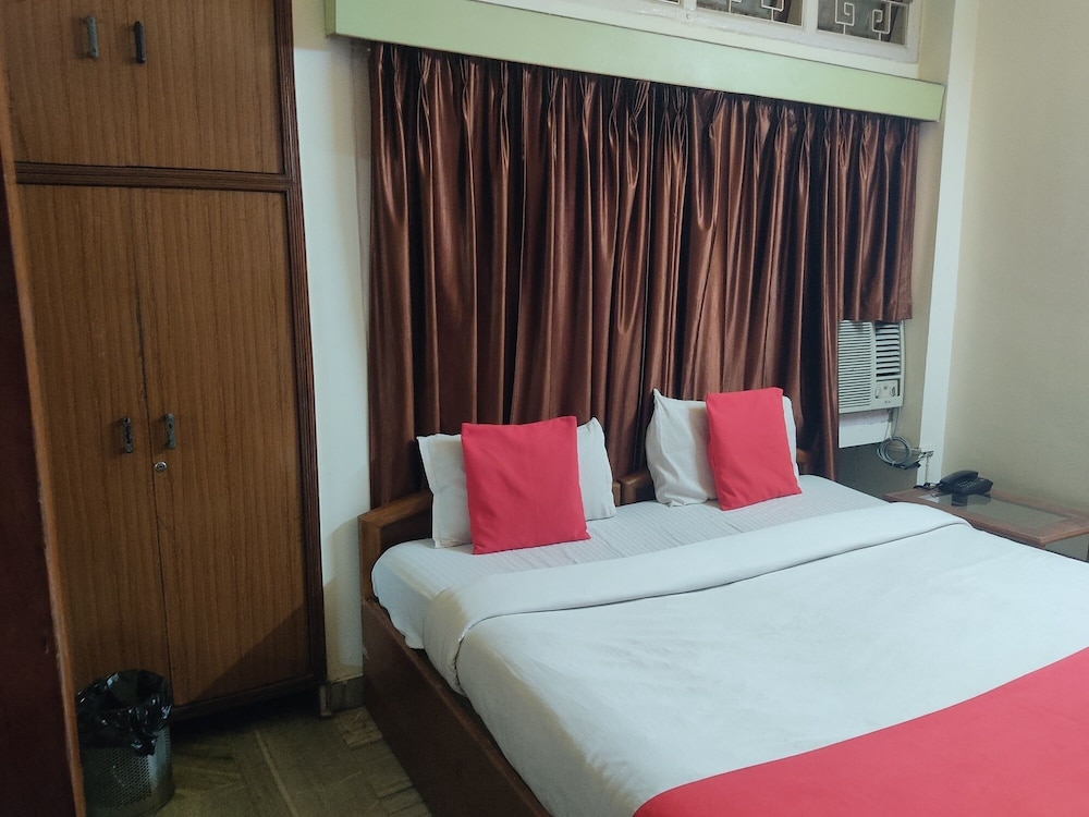 Holiday Inn Guest House