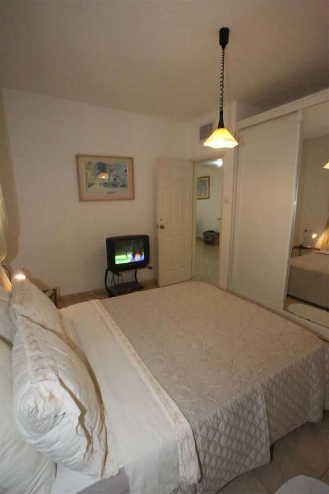 Elena Apartments