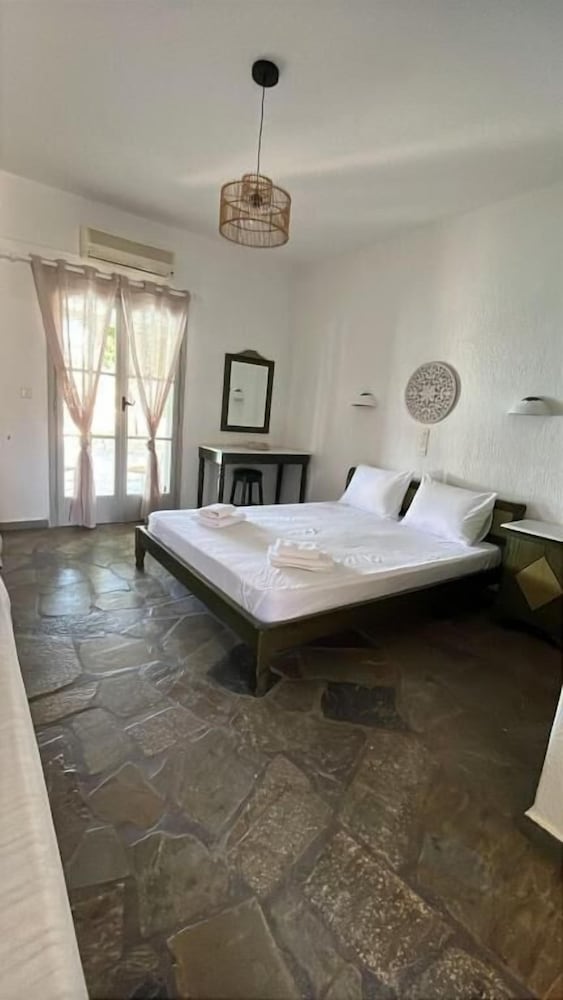 Casa Paros