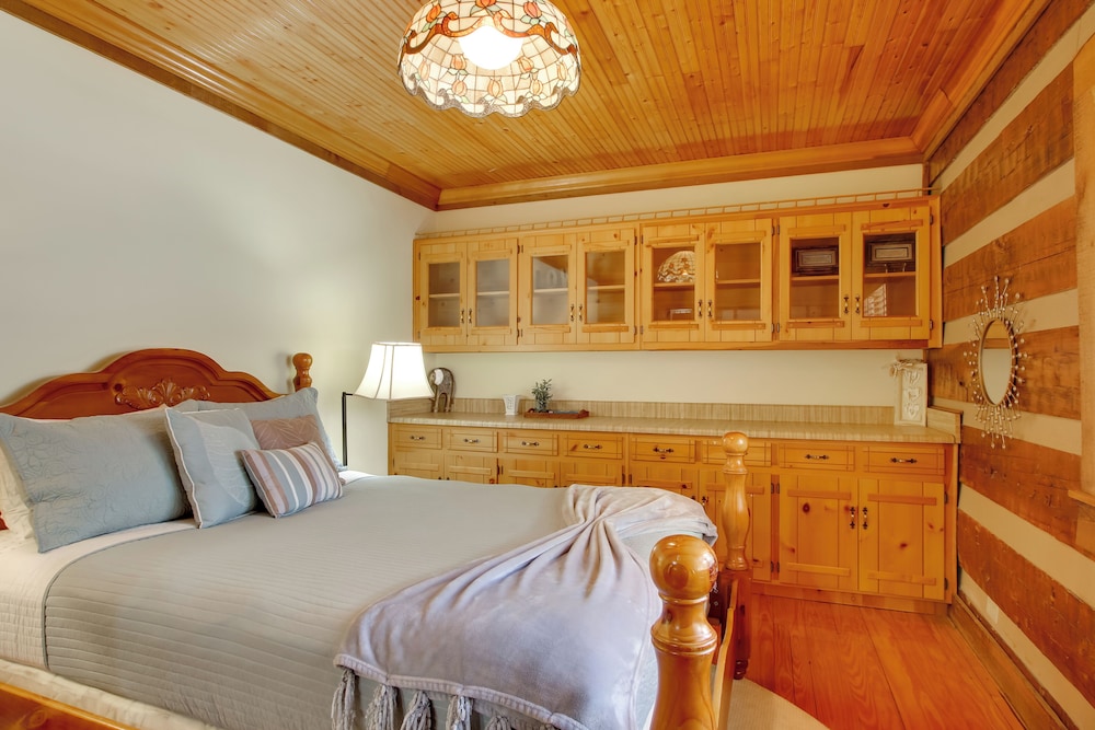Golf + Hike: Nature Escape w/ Sauna in Hephzibah