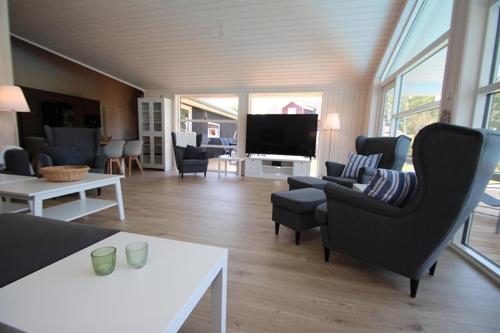 Ferienhaus mit Pool und Sauna am Duemmer See