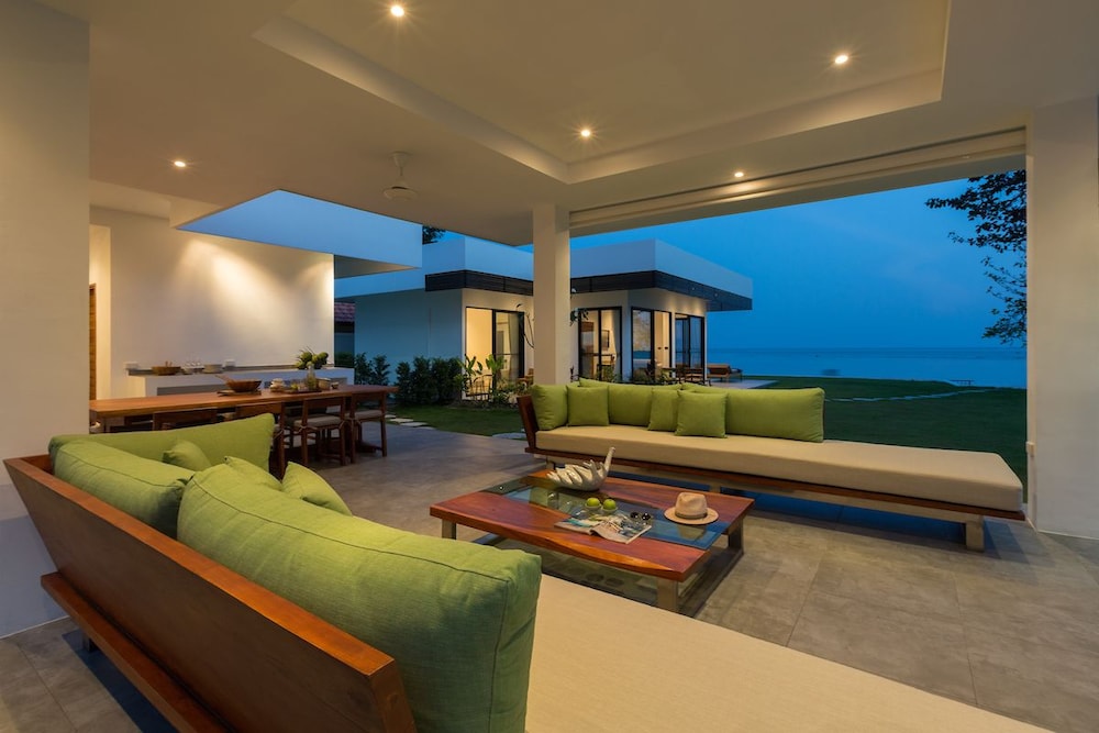 Villa Thansamaay