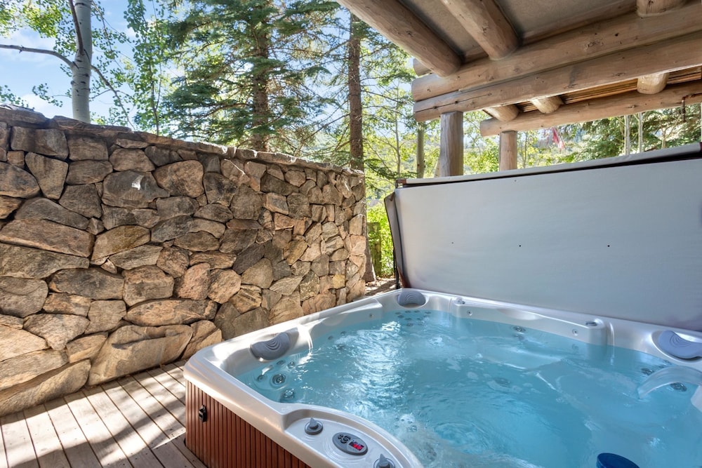 Pine Inn at Trail's End Lodge - Three Bedroom Residence with Spa #1 3 Condo