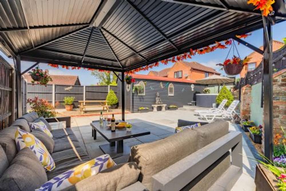 Host Stay Dragons Rest