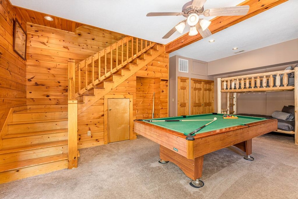 Secluded 3BR Cabin w Hot Tub Dog Friendly Sleeps12