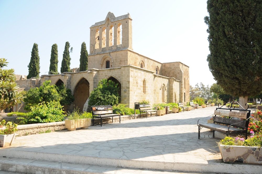 Hera Kyrenia Gardens