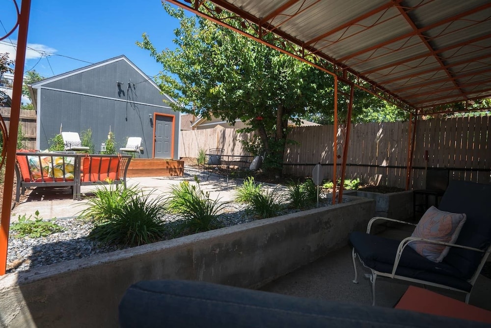 Sunnyside Retro Retreat Private Yard G Line view 4