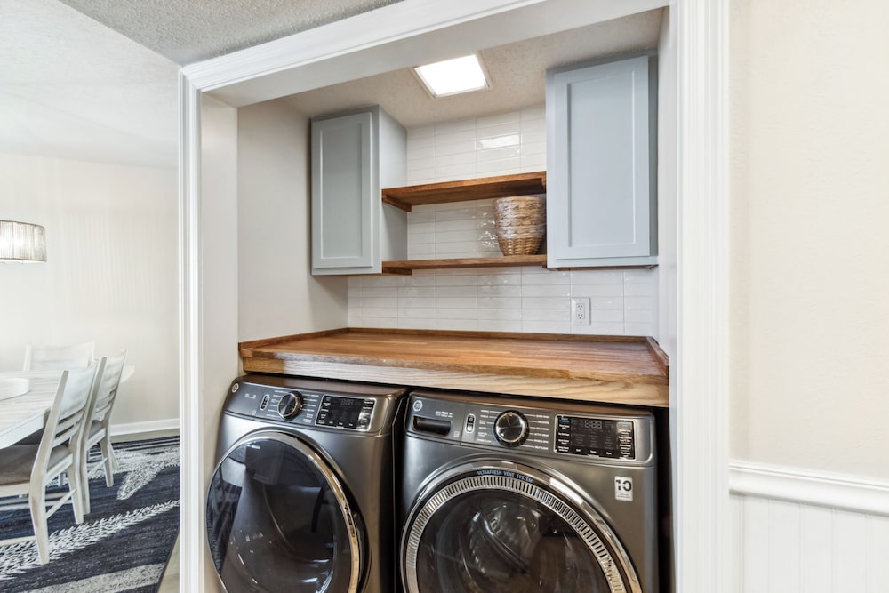 Windward Pointe 1502