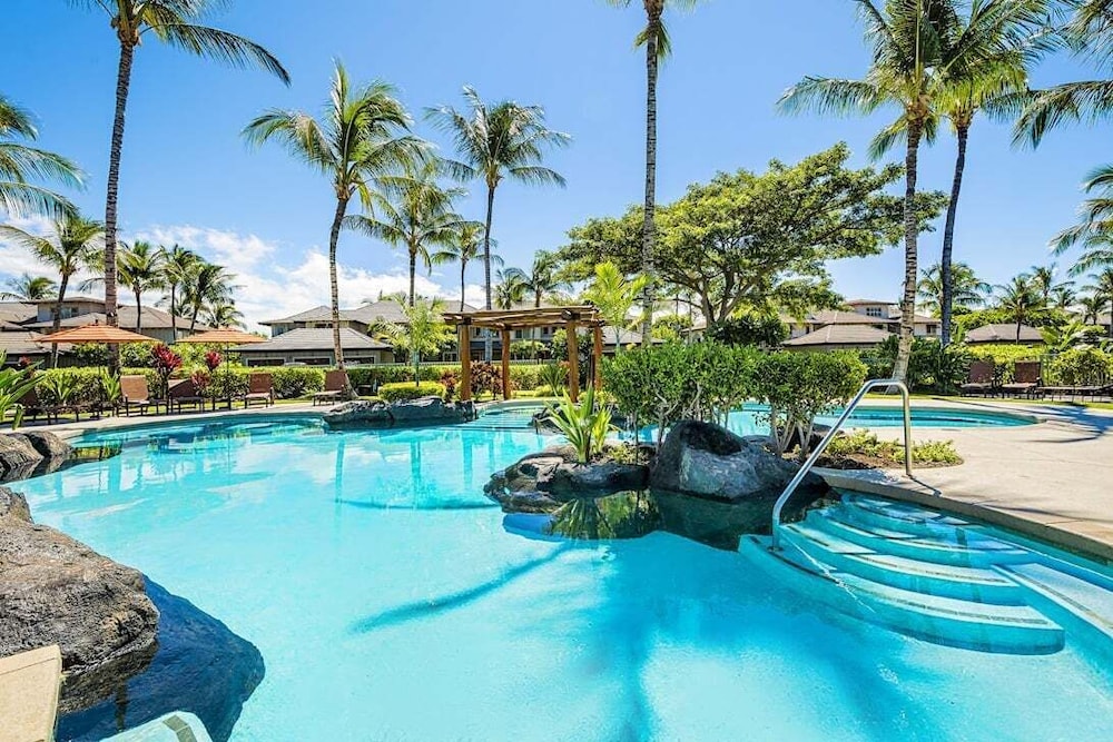 Prestigious Mauna Lani Resort - Luxurious End Unit - Large Private Lanai! -vrkcv