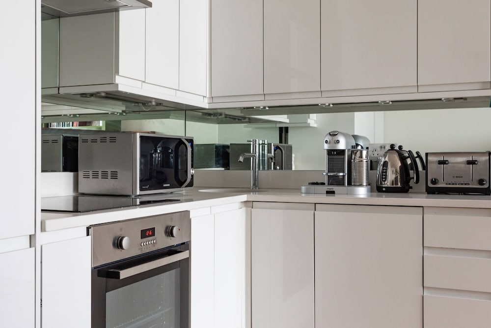 Arundel Gardens by Onefinestay