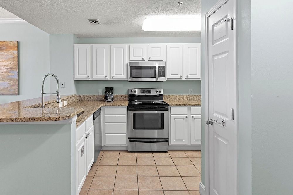 Palacio #202 by Southern Vacation Rentals