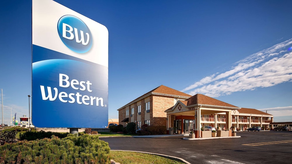 St. Charles Vacations - Best Western Inn of St. Charles - Property Image 15