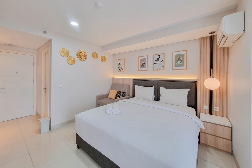 Modern Studio Near Ambarrukmo Plaza At Barsa City Apartment