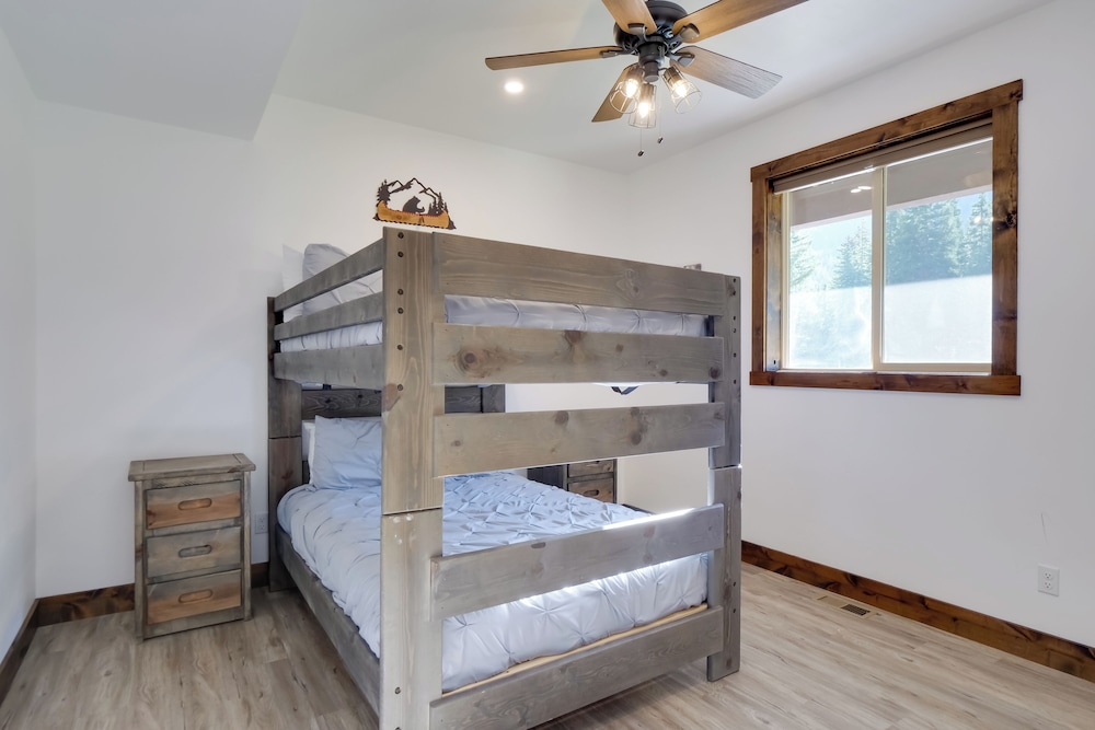 Aspen Grove Views: Spacious Duplex 5 Mi to Breck