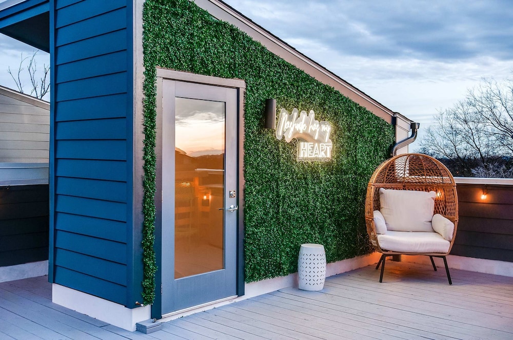 East Nash Lux - 13 Beds City Views