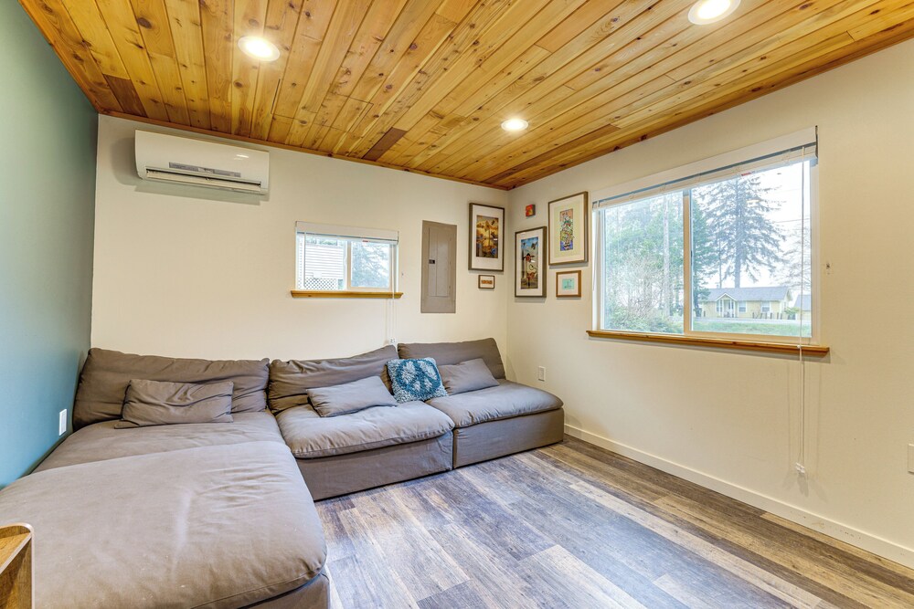 Walk to Beach: Creek-front Sekiu Home w/ Fire Pit!