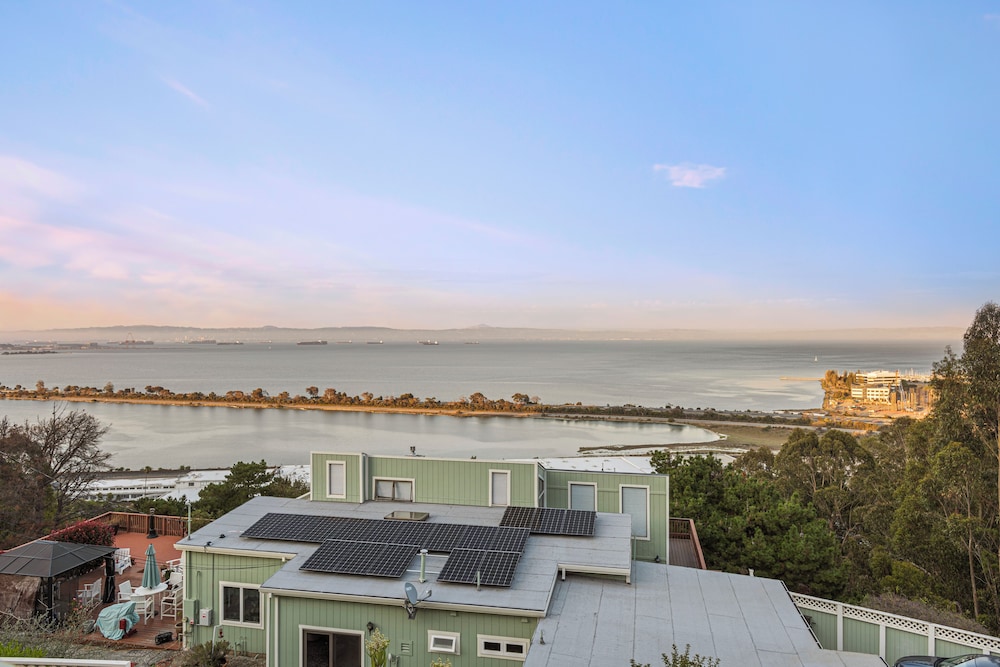 Marbella Lane 3BR Penthouse Executive Suite SFO