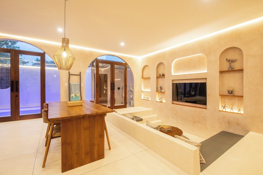 Sleek 2BR Villa, 5 Minutes to Bingin Beach