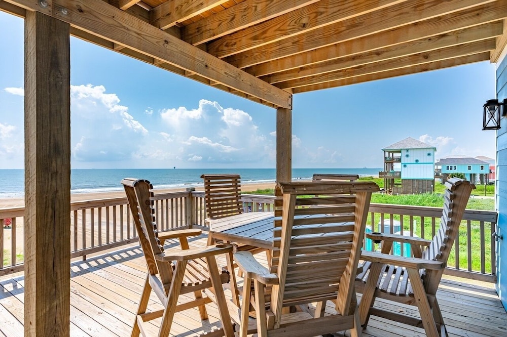 Oceanfront Manor 4 Bedroom Home