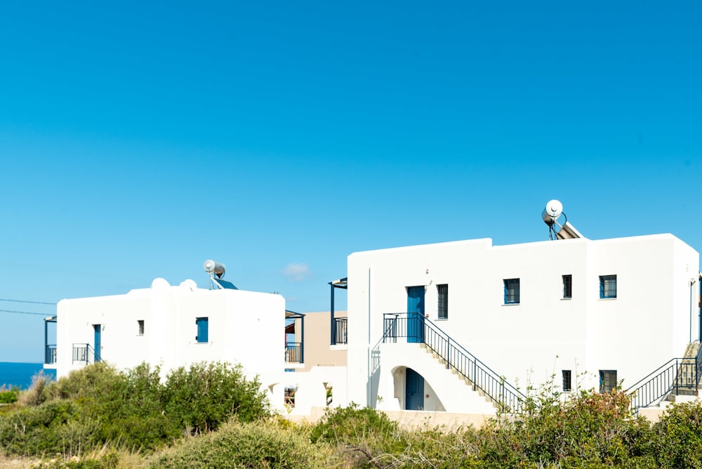 Okirroi Villas