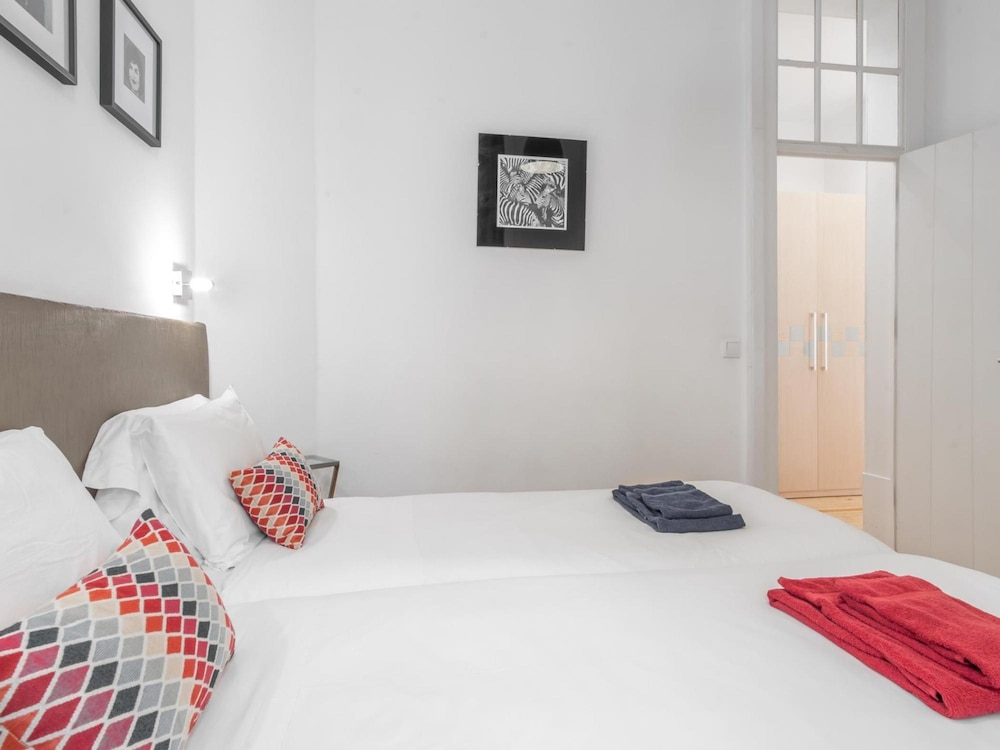 LV Premier Baixa FI Central Balcony Space AC view 2