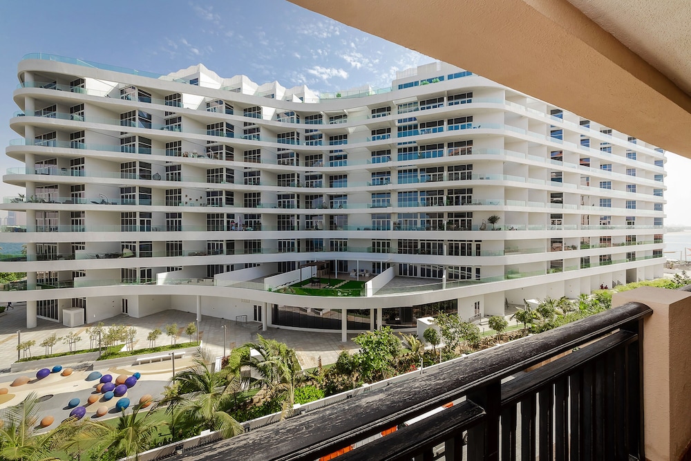Exotic Apartments at Royal Amwaj