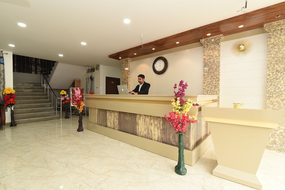 Lobby & Reception