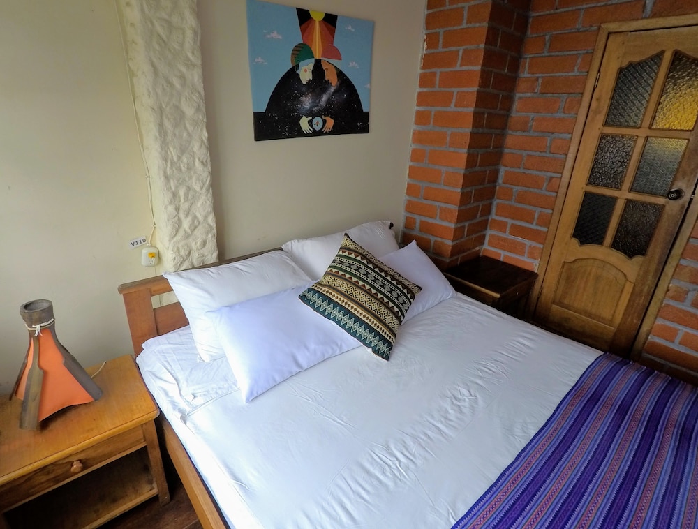 Erupcion Backpackers Hostel