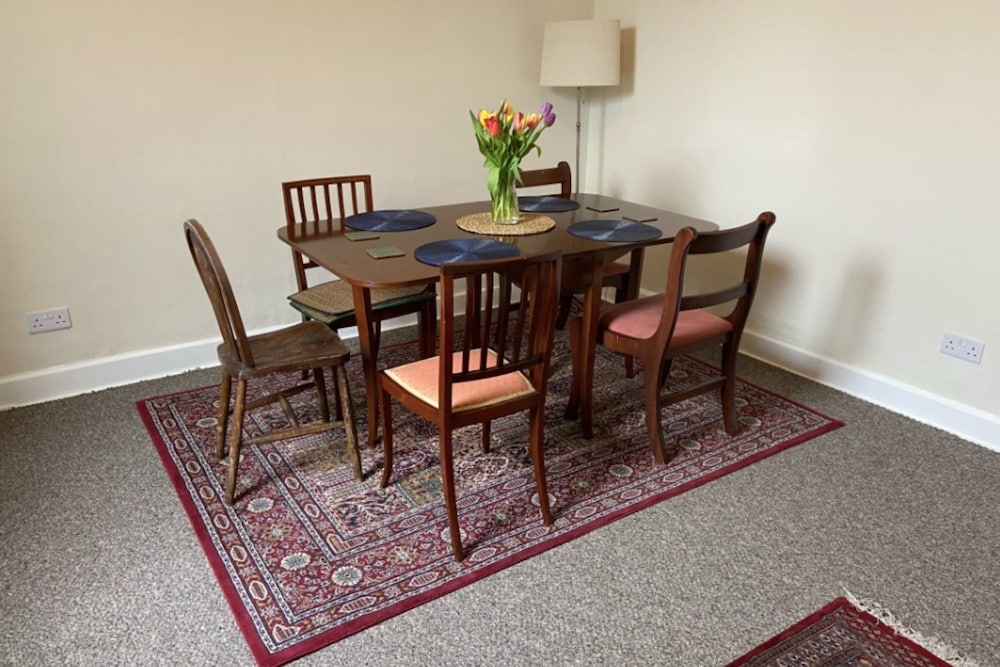 Cosy 2 Bedroom Home in Edinburgh in a Great Location view 5