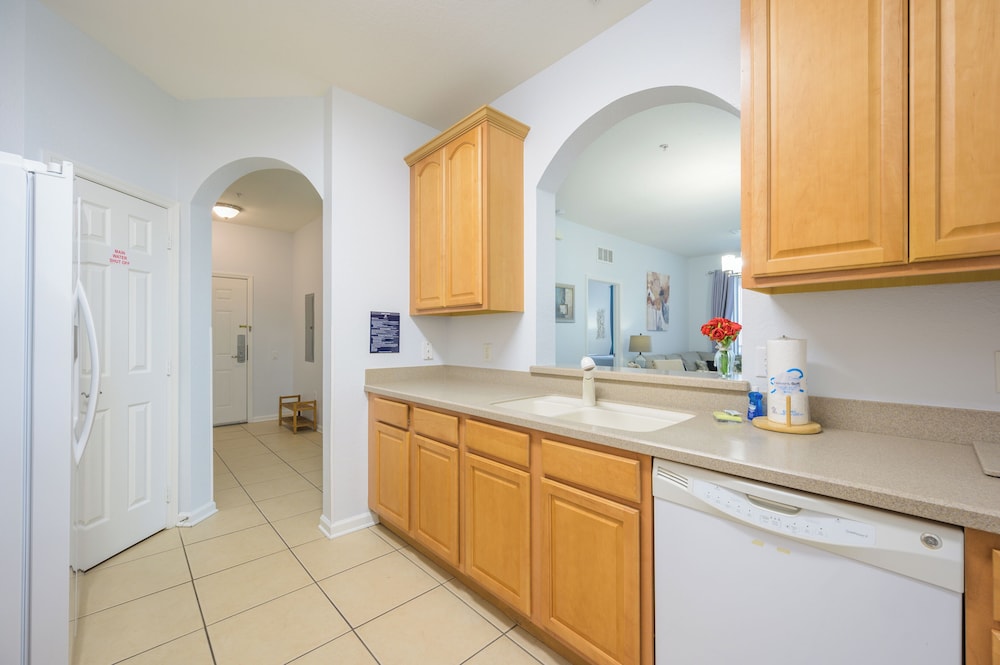 New Listing Beautiful Condo, Vista Cay - 3017