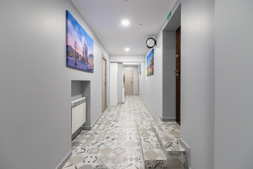 Kielecka Studio With AC by Renters view 3