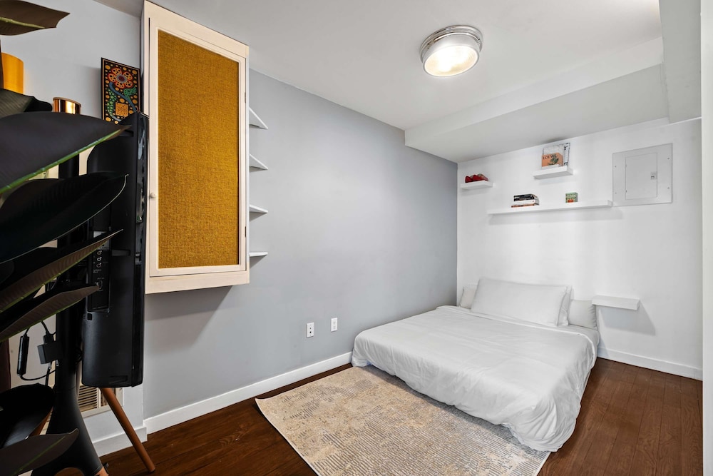 Dekalb by Rove Travel Duplex Loft w Terrace