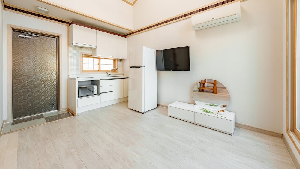 Geoje Peugeot Gomsol Petfriendly Pension