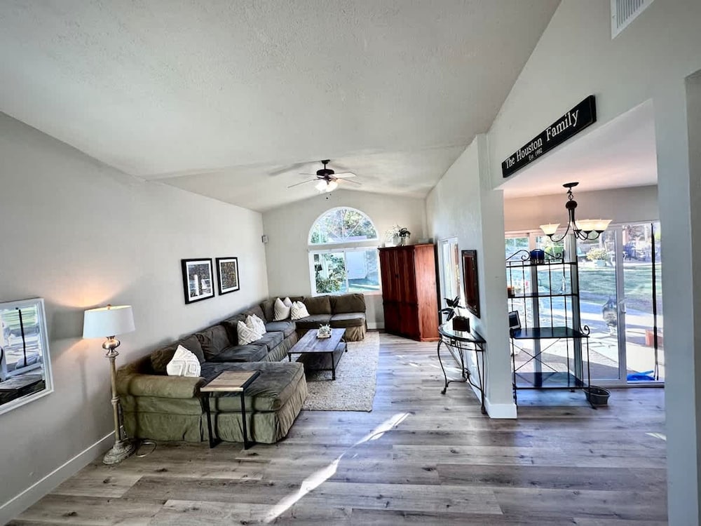 Crestview Oceanside - Family-friendly Private Yard