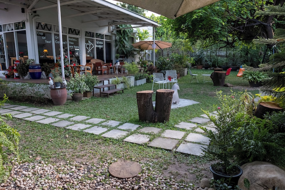 Seven Rabbit House