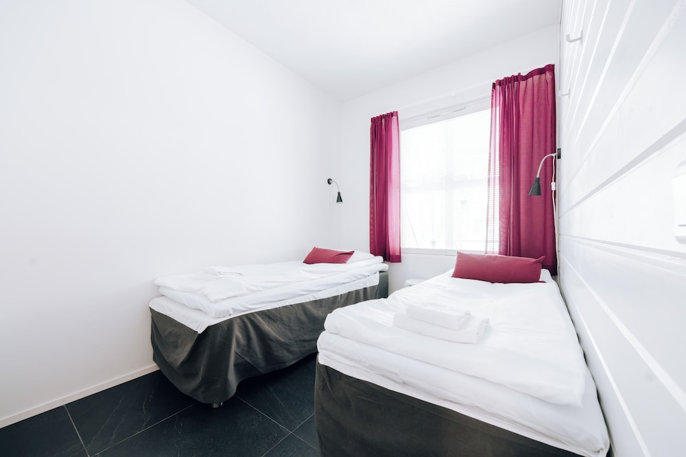 Spacious 3BR Apt. with Sauna