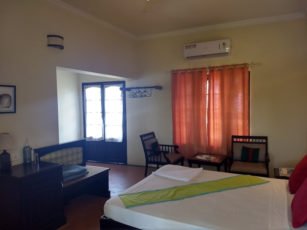 Blooming Bay - Clifftop Beach Resort