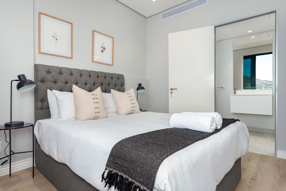 16 on Bree Luxury Apartments view 4
