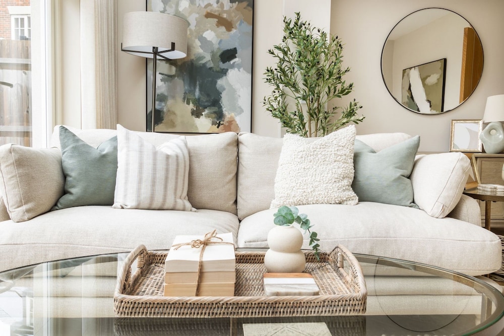 Stylish 3Bd Townhouse In Central Winchester
