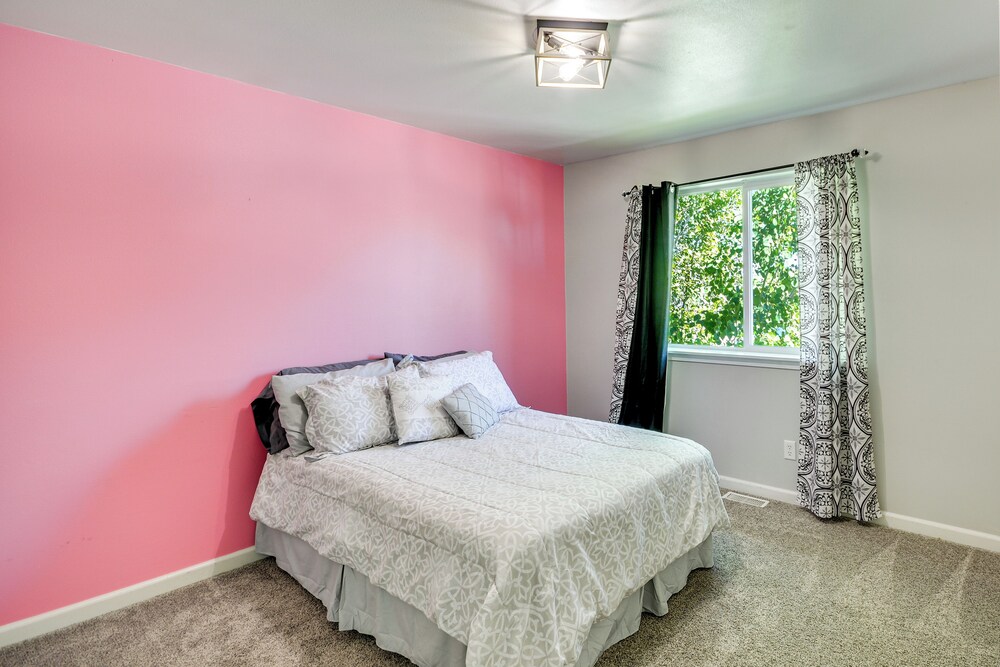 6 Mi to Zoomontana: Family Home w/ Fenced Yard