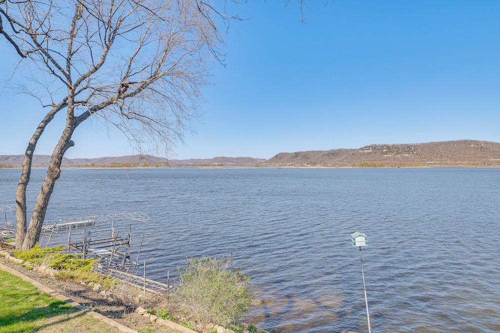 Riverfront Home w/ Seasonal Dock in Wabasha!
