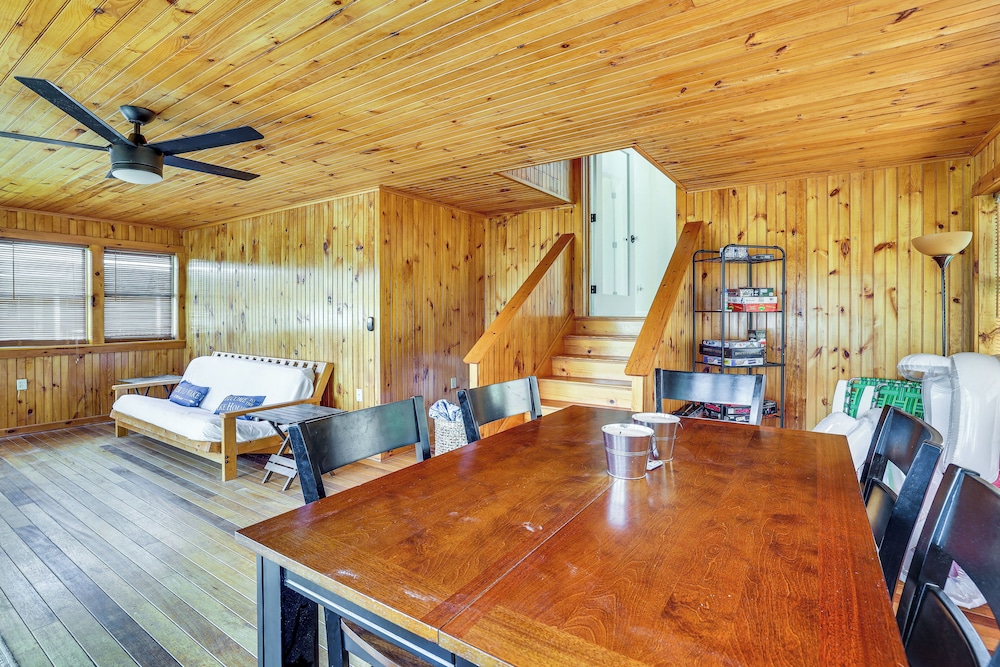 Fish & Ski: Lakefront Retreat By Mt Southington