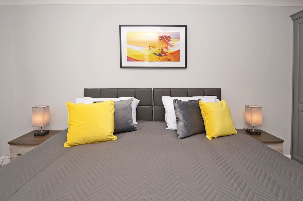 Ideal for Alton Towers, Staffordshire and The Peak District view 3