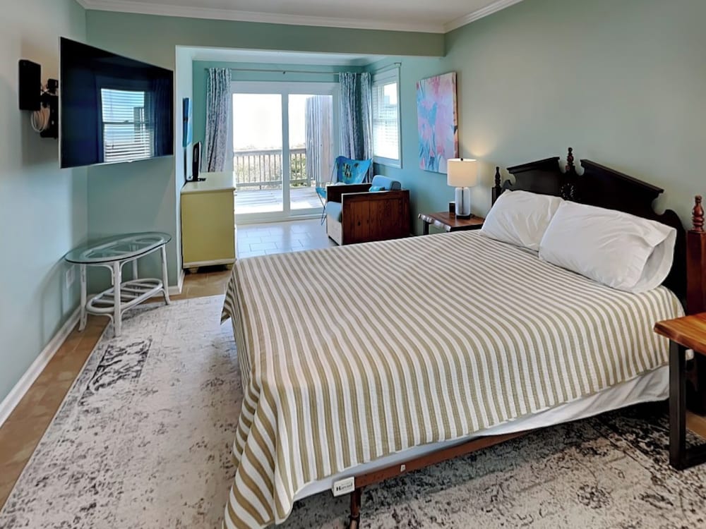 Tournesol by Topsail Realty