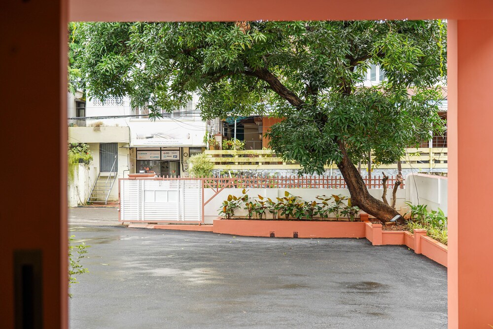 Sreenivas Lodge by Copperfolia