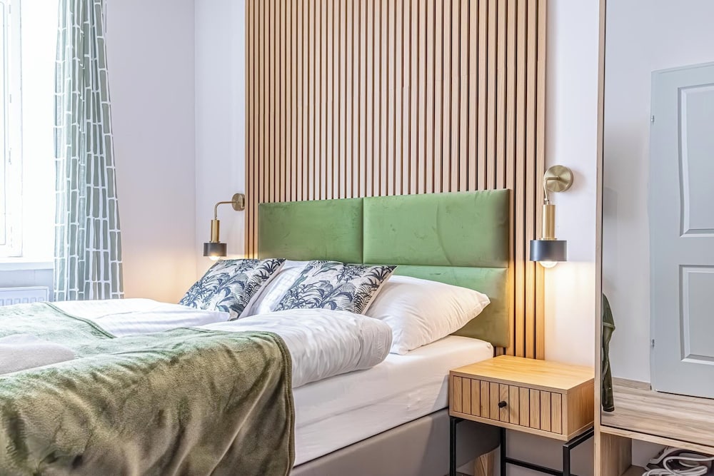 4BR Apartment for Groups Near Stadthalle