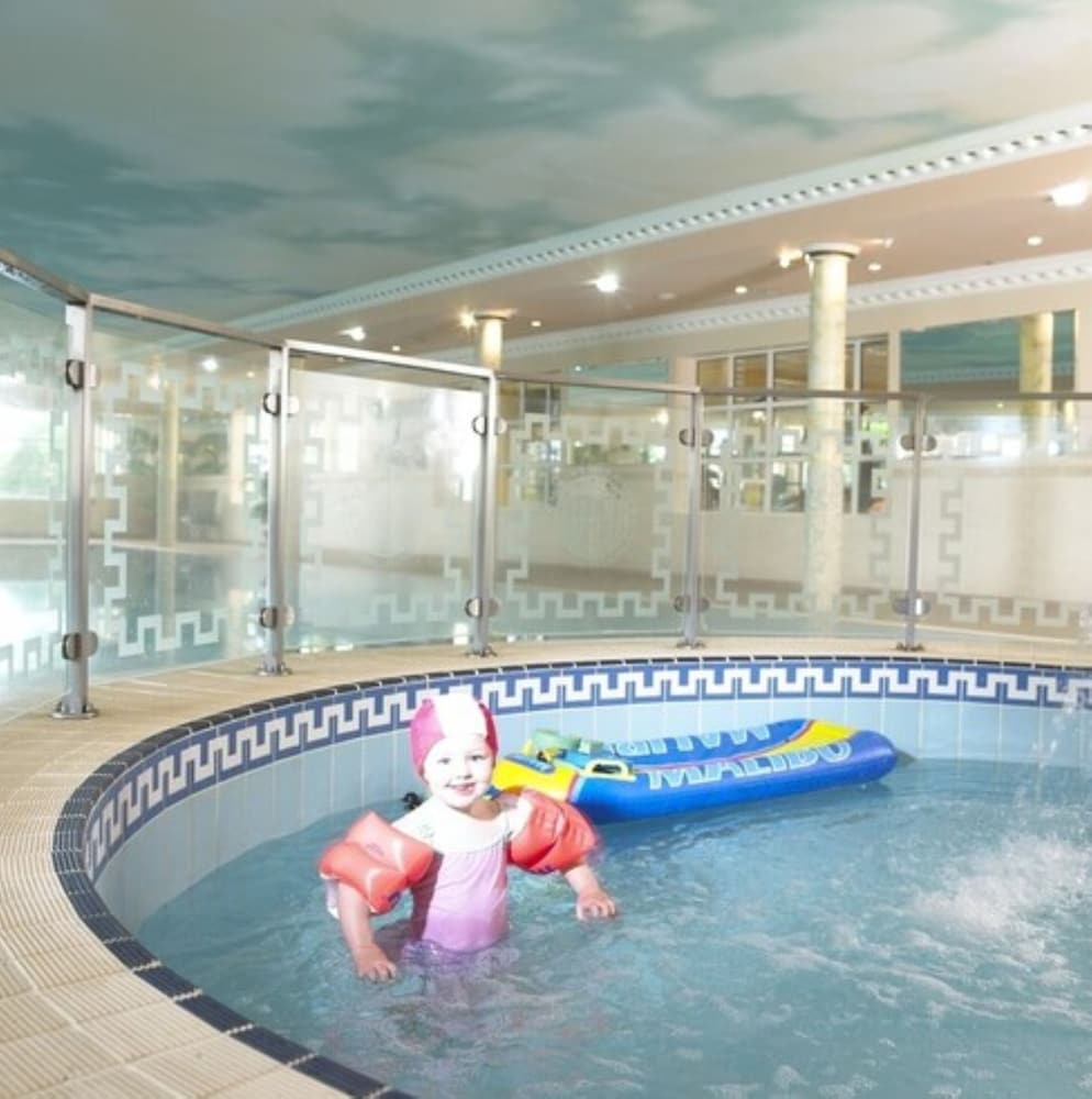 Wolseley Holiday Lodges